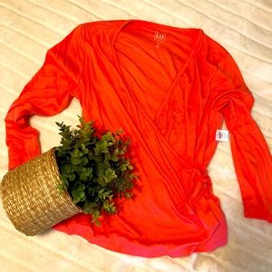 Bright and Sassy NWT Gap Wrap Top!